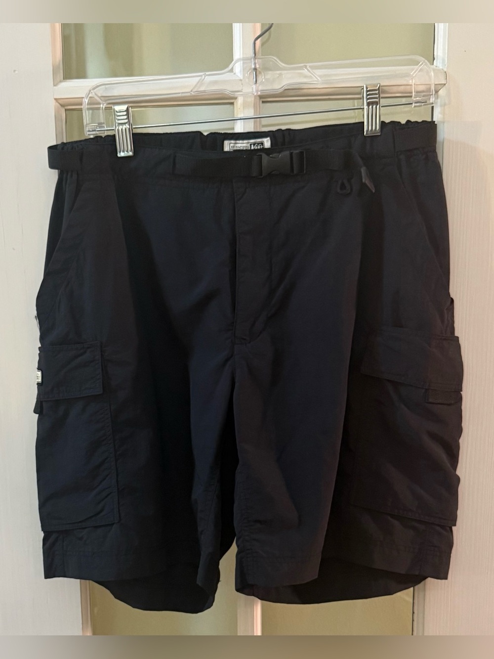 REI Cooperative Black Sahara Cargo Hiking Shorts Size 12 NWOT  (#572)